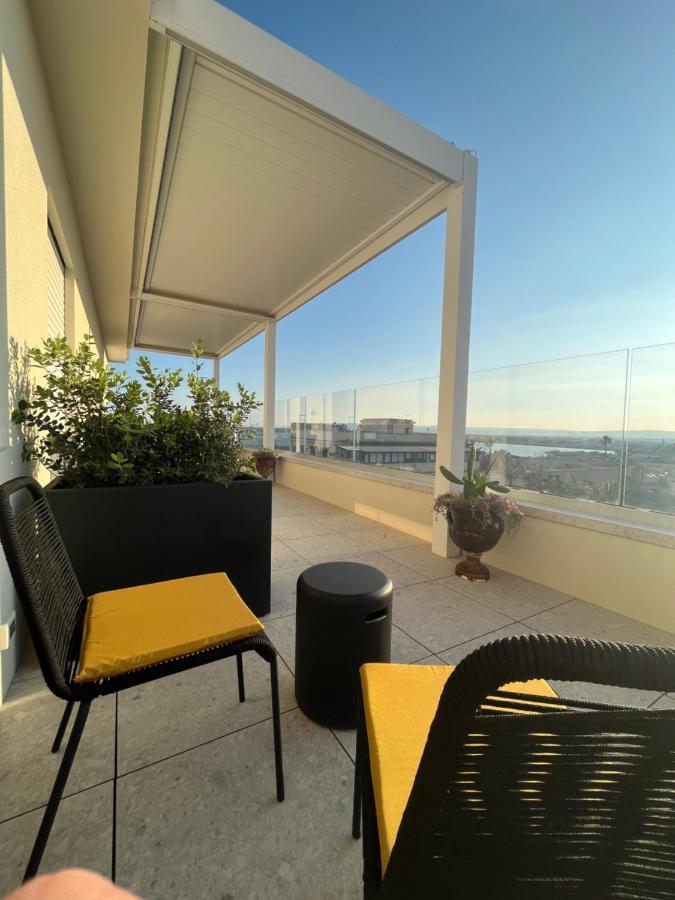 לינה וארוחת בוקר סירקוזה La Terrazza Sul Porto מראה חיצוני תמונה