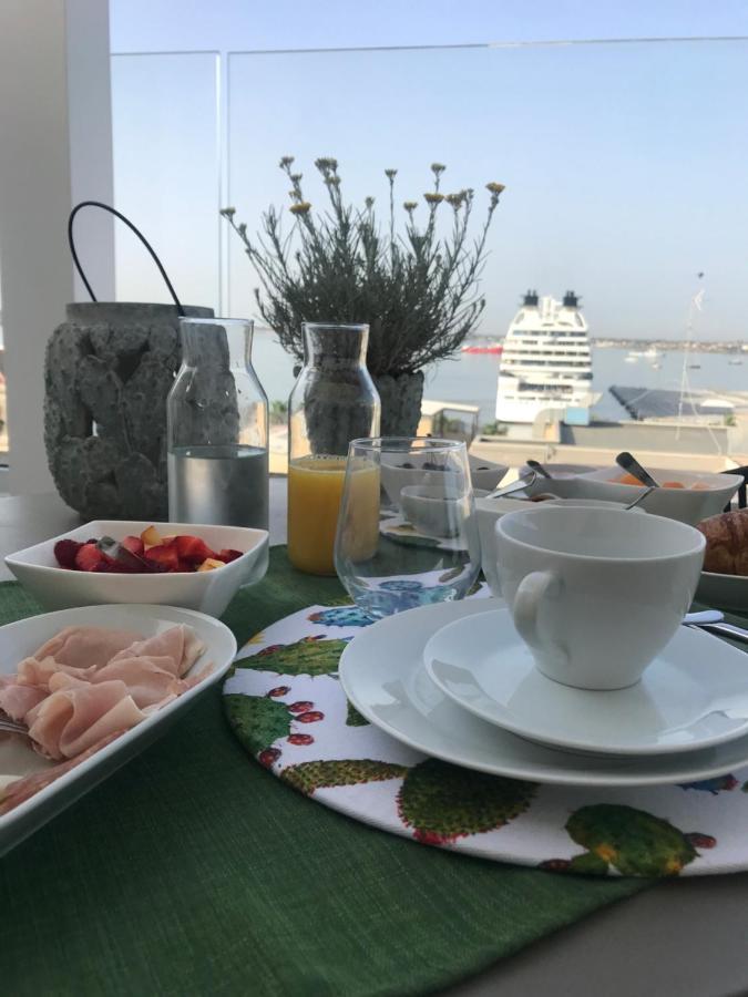 לינה וארוחת בוקר סירקוזה La Terrazza Sul Porto מראה חיצוני תמונה