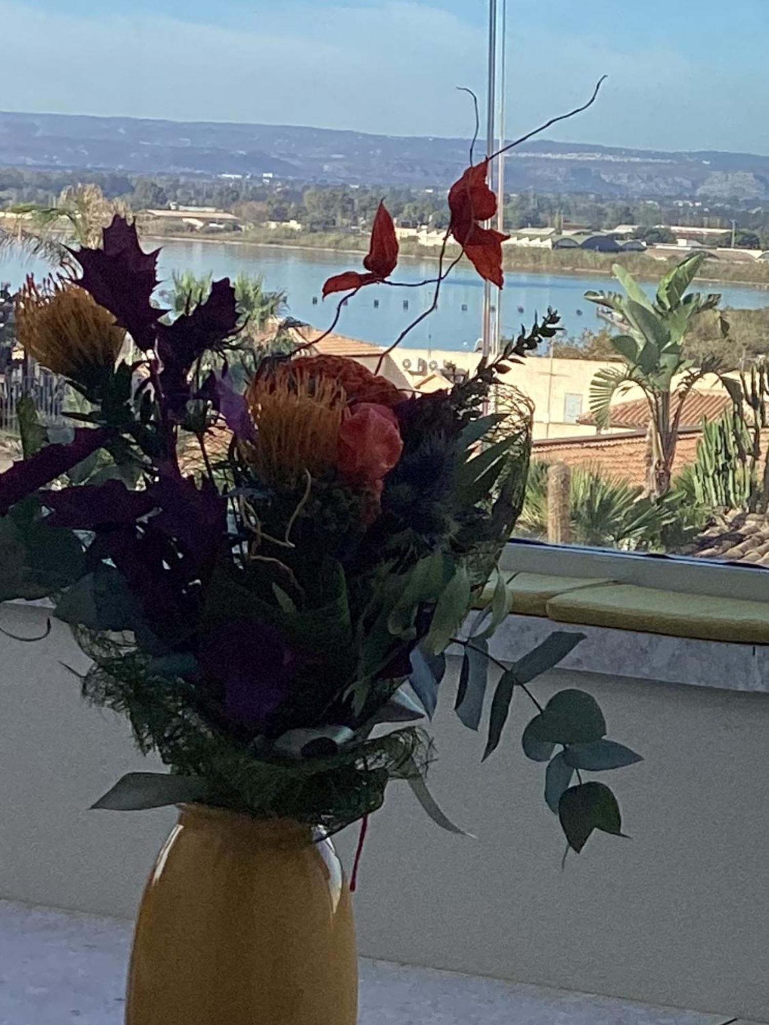 לינה וארוחת בוקר סירקוזה La Terrazza Sul Porto מראה חיצוני תמונה