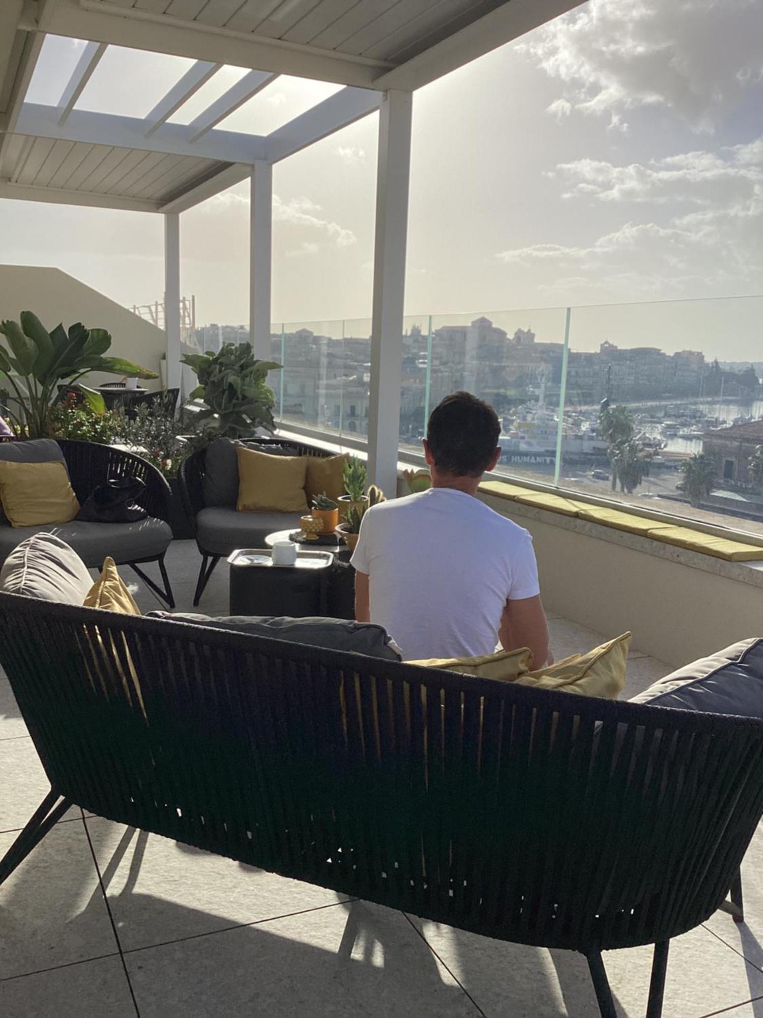 לינה וארוחת בוקר סירקוזה La Terrazza Sul Porto מראה חיצוני תמונה