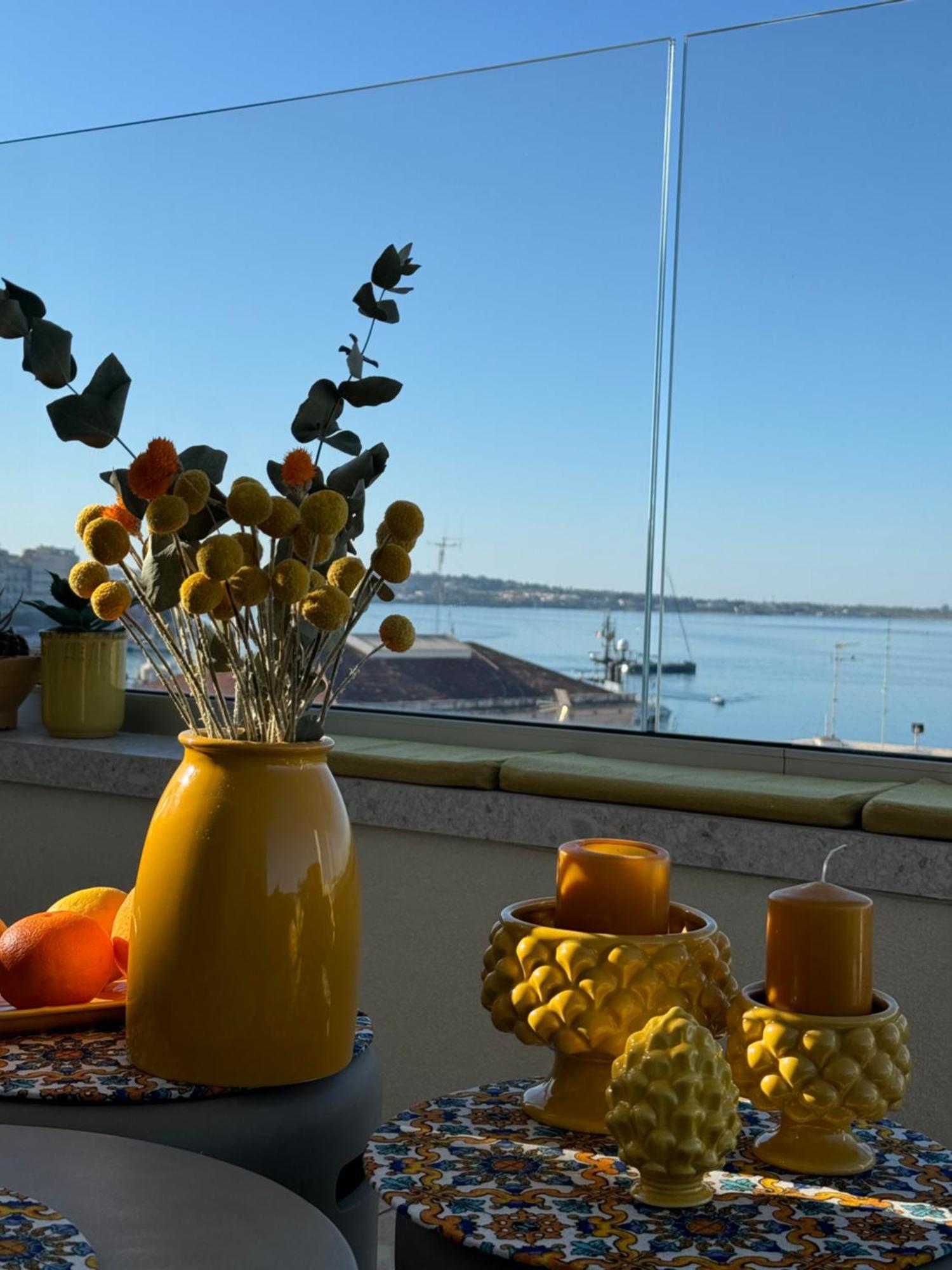 לינה וארוחת בוקר סירקוזה La Terrazza Sul Porto מראה חיצוני תמונה